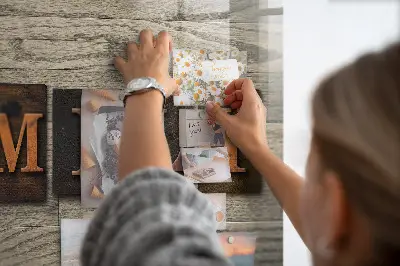 A feliratos család mágneses fali tábla