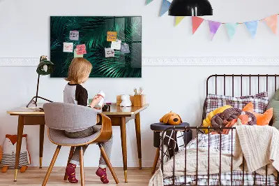 Fali üzenőtábla trópusi levelek mintával