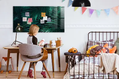 Fali üzenőtábla trópusi levelek mintával