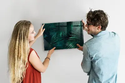 Fali üzenőtábla trópusi levelek mintával