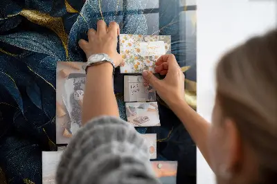 Dekoratív virágmintás fali üzenőtábla