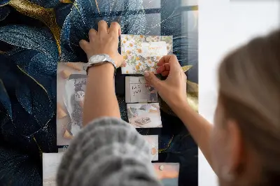 Dekoratív virágmintás fali üzenőtábla