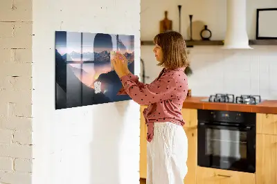 Hegycsúcsok táj mintás fali mágneses tábla