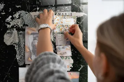 Fali mágneses világtérkép dollár mintával