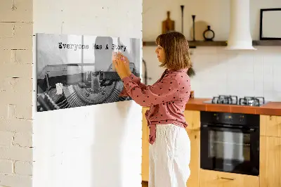 Mindenkinek van egy története mágneses fali tábla