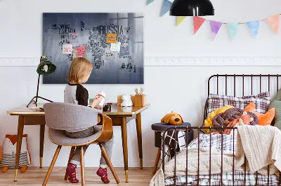 Mágneses fali világtérkép felirattal