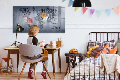 Mágneses fali világtérkép felirattal