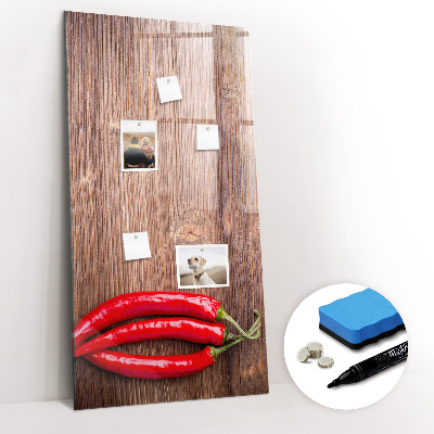 Mágneses tábla markerrel Paprika egy deszkán