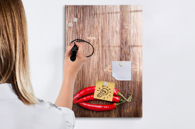 Mágneses tábla markerrel Paprika egy deszkán