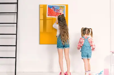 Aranysárga színű mágneses fali tábla