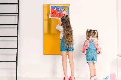 Aranysárga színű mágneses fali tábla