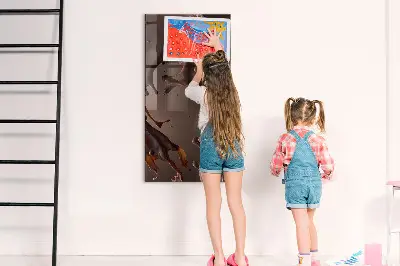 Csokoládétej színű fali üzenőtábla