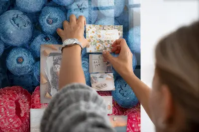 Mágneses fali tábla, áfonya és málna mintával