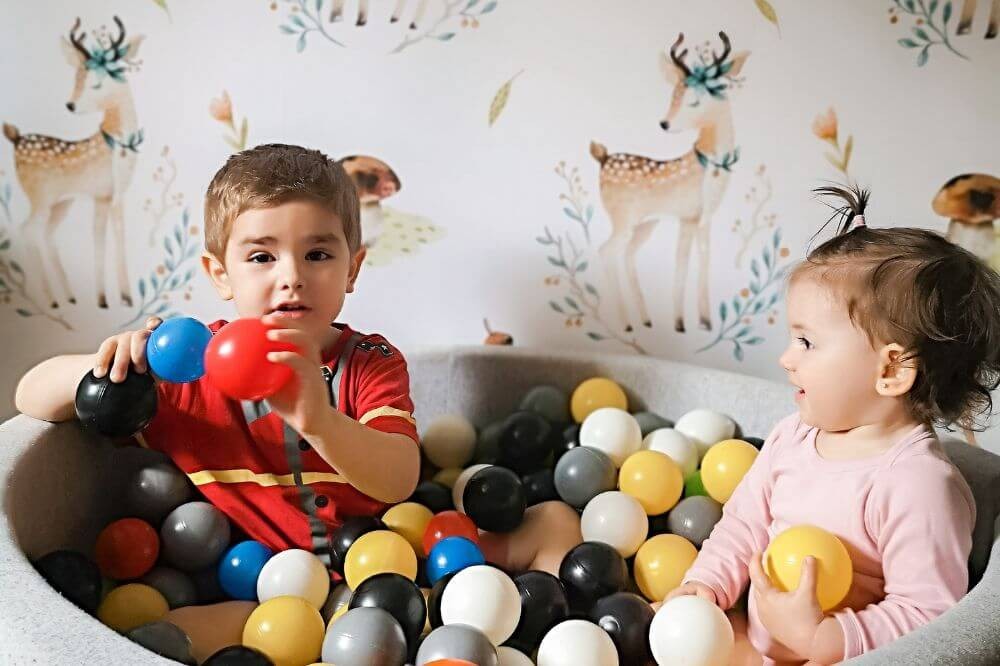 Hogyan kell berendezni egy szobát két gyermek számára